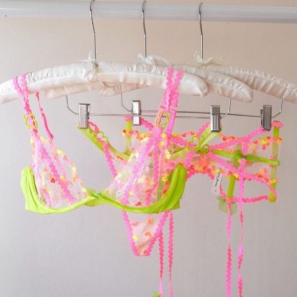 For Love and Lemons - Picture 4 of 6